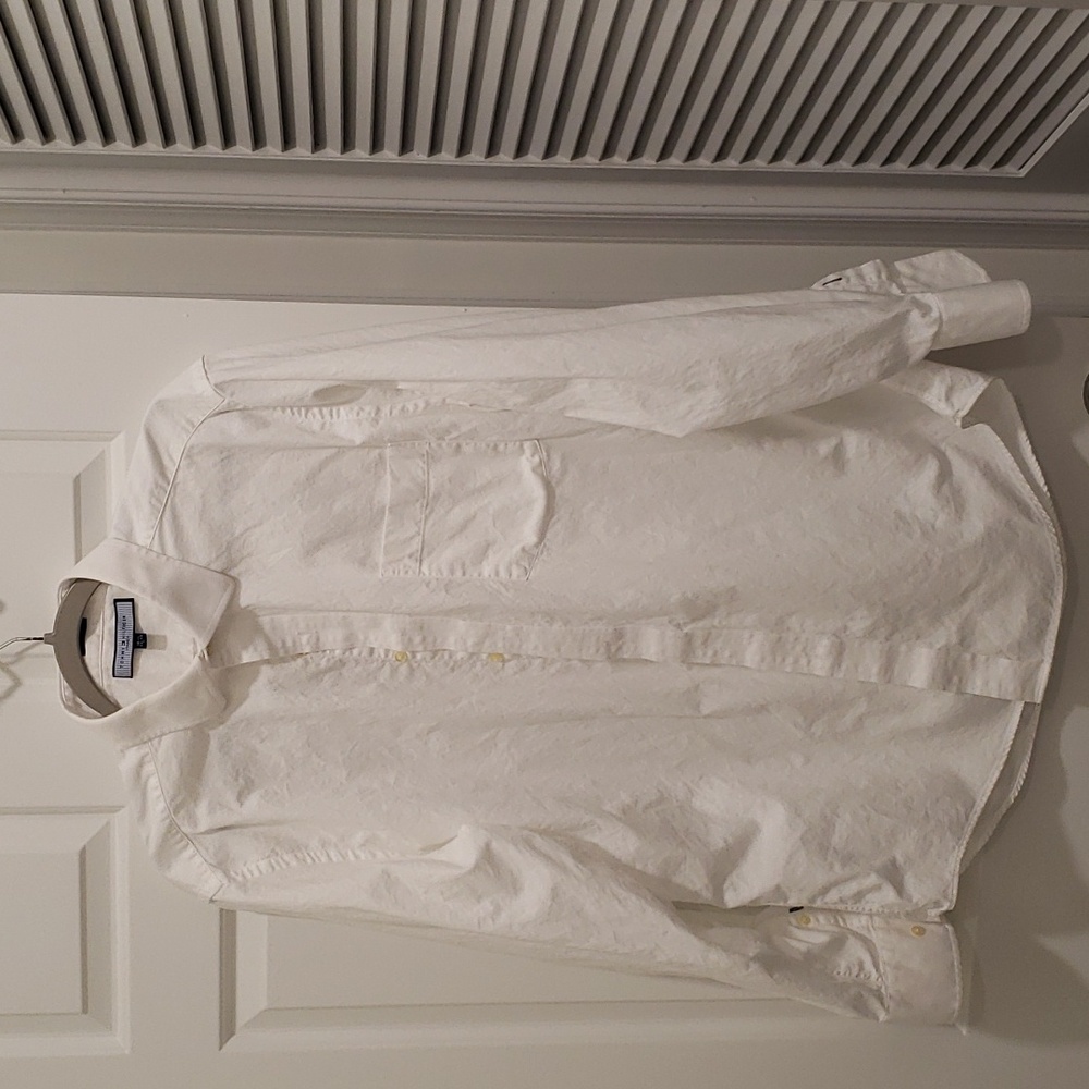 Men's Tommy Hilfiger Ithaca long sleeved white dress shirt. Excellent condition.